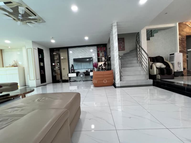 Rumah Teres untuk Dijual di Bandar Puteri Puchong (Puchong) - Sky Wong - Living Room - PropertyGuru.com.my
