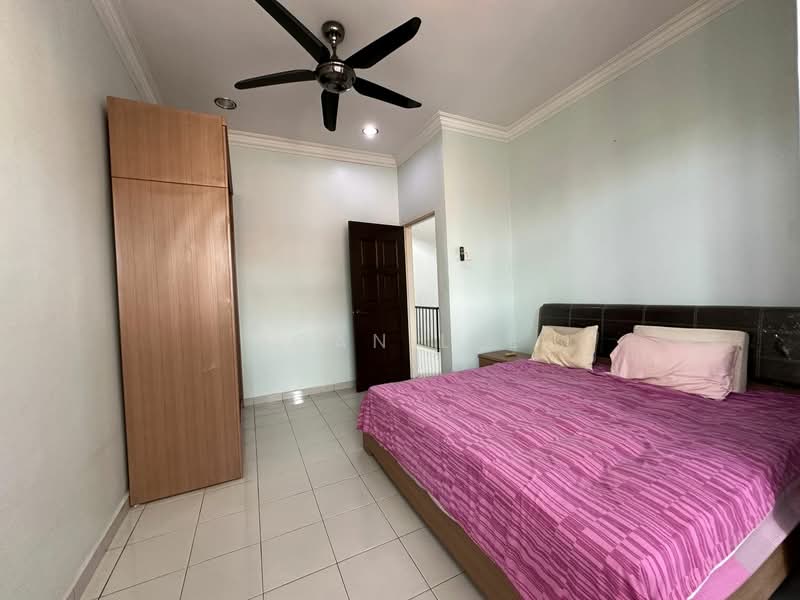 2-storey Terraced House for Sale in Taman Equine (Seri Kembangan) - Joan Lee - Bedroom - PropertyGuru.com.my