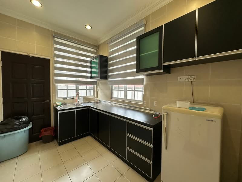 2-storey Terraced House for Sale in Taman Equine (Seri Kembangan) - Joan Lee - Kitchen - PropertyGuru.com.my