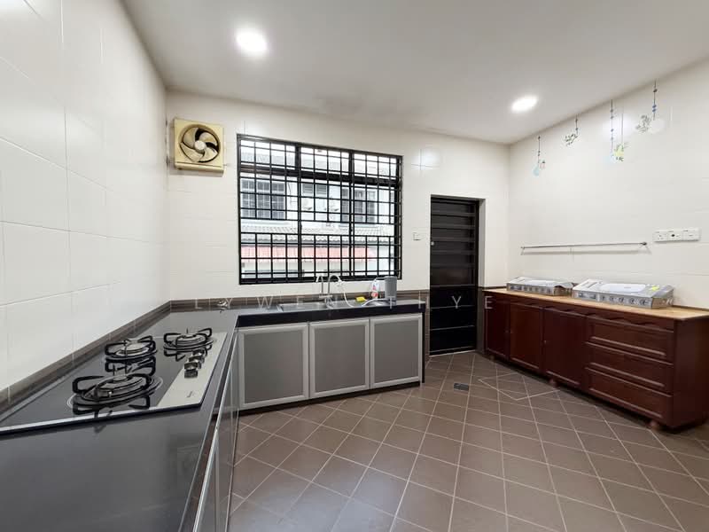 2-storey Terraced House for Rent in Taman Puteri Wangsa (Ulu Tiram) - Lywen Thye - Kitchen - PropertyGuru.com.my