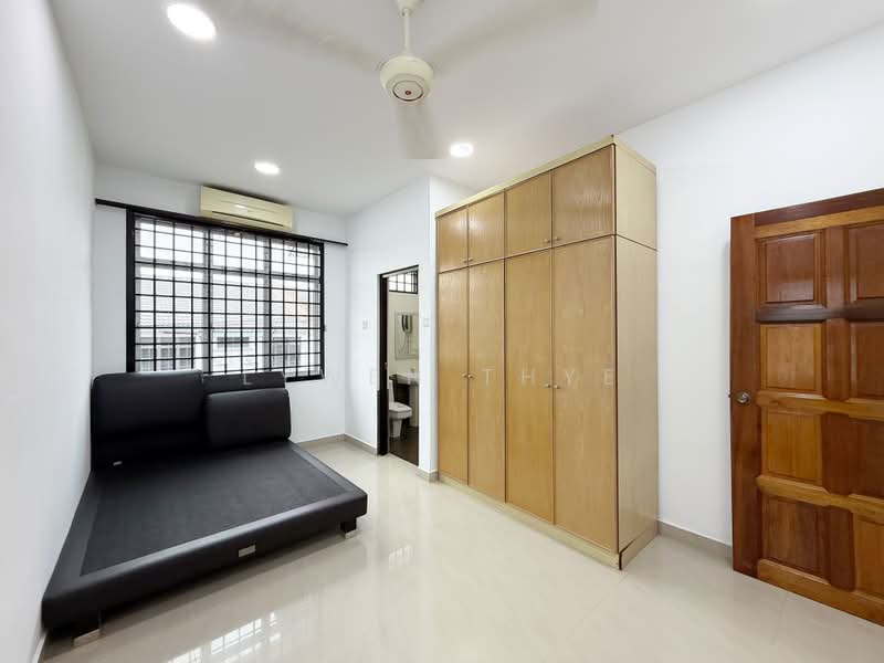 2-storey Terraced House for Rent in Taman Puteri Wangsa (Ulu Tiram) - Lywen Thye - Bedroom - PropertyGuru.com.my