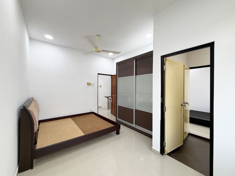 2-storey Terraced House for Rent in Taman Puteri Wangsa (Ulu Tiram) - Lywen Thye - Bedroom - PropertyGuru.com.my