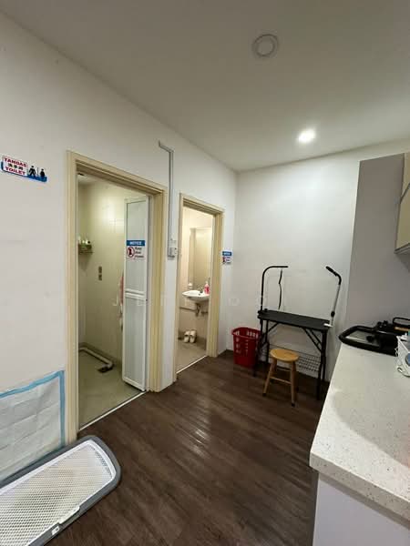Shop / Office for Rent in Taman Jelutong (Jelutong) - Jeff Ooi - Bathroom - PropertyGuru.com.my