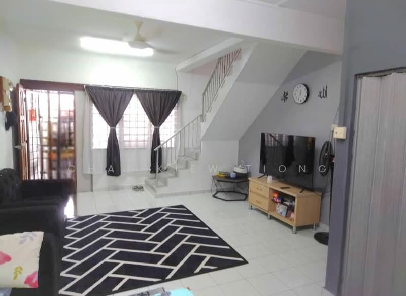 2-storey Terraced House for Sale in Seri Kuantan (Kuantan) - Chai Kiew Tiong - Living Room - PropertyGuru.com.my
