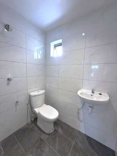Rumah Teres 2 Tingkat untuk Dijual di Permas Jaya (Johor Bahru) - Karl Lim - Bathroom - PropertyGuru.com.my