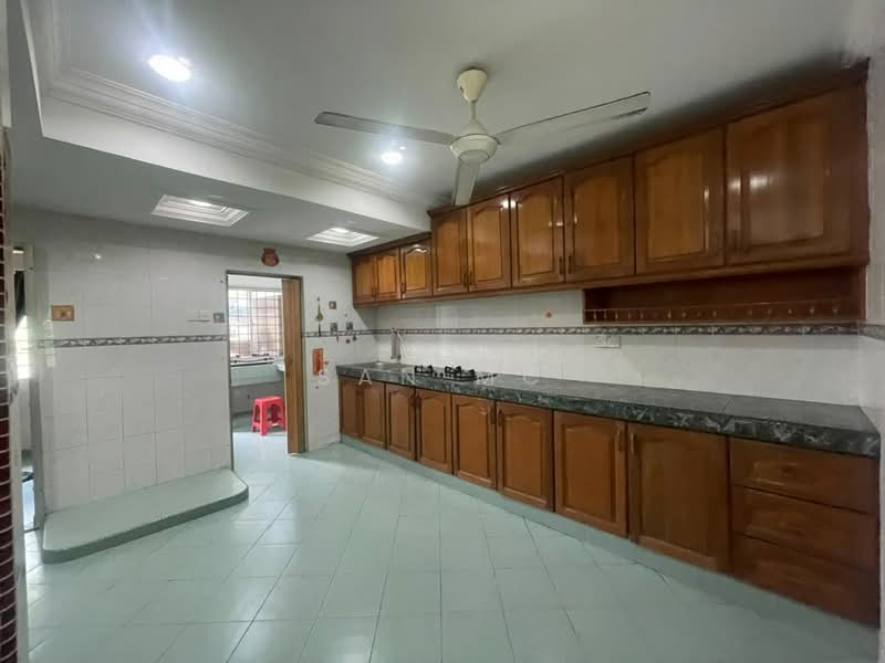 Rumah Teres 2 Tingkat untuk Disewa di Taman Bukit Mewah (Kajang) - San MC - Kitchen - PropertyGuru.com.my