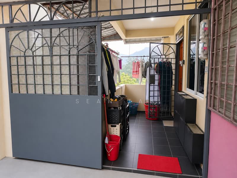 Flat for Sale at Taman Setia Rawang Flat - SEAN TAN - Balcony - PropertyGuru.com.my
