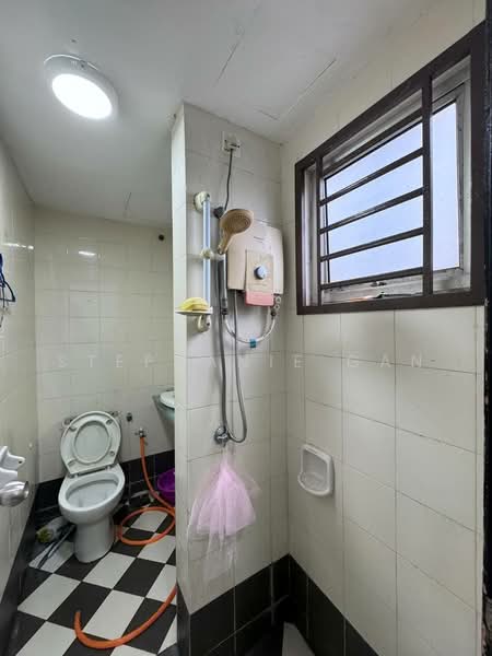 Service Residence for Sale at The Embassy (Bangunan Duta Impian) - Stephanie Gan - Bathroom - PropertyGuru.com.my