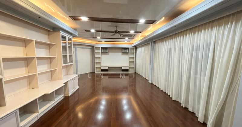 Rumah Banglo untuk Dijual di Country Heights (Kajang) - Jun Ming - Living Room - PropertyGuru.com.my