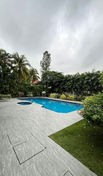 Rumah Banglo untuk Dijual di Country Heights (Kajang) - Jun Ming - Pool - PropertyGuru.com.my