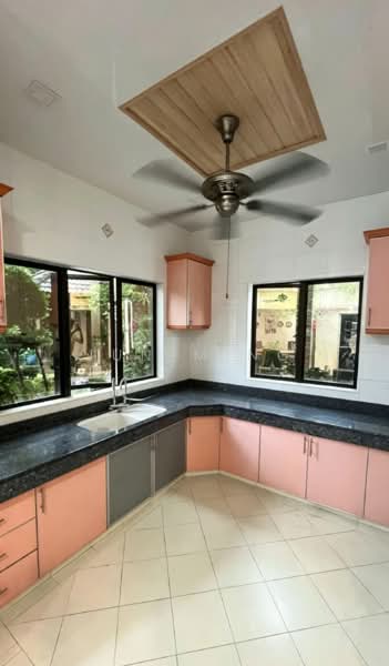 Rumah Banglo untuk Dijual di Country Heights (Kajang) - Jun Ming - Kitchen - PropertyGuru.com.my