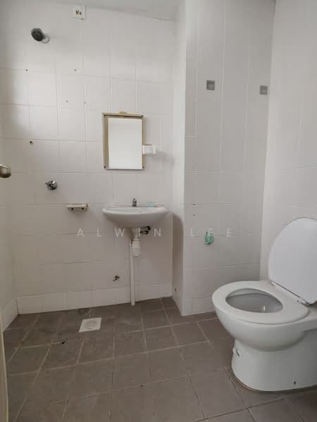 Pangsapuri untuk Dijual di Seri Pinang - Alwin Lee - Bathroom - PropertyGuru.com.my