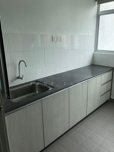 Kondominium untuk Disewa di The Golden Triangle Condominium - Zane Tam - Kitchen - PropertyGuru.com.my