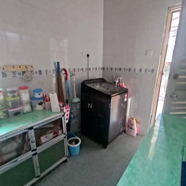 Rumah Teres 2-Tingkat untuk Dijual di Putra Heights (Subang Jaya) - Karen Ong - Kitchen - PropertyGuru.com.my