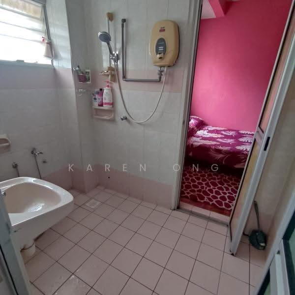 Rumah Teres 2-Tingkat untuk Dijual di Putra Heights (Subang Jaya) - Karen Ong - Bathroom - PropertyGuru.com.my