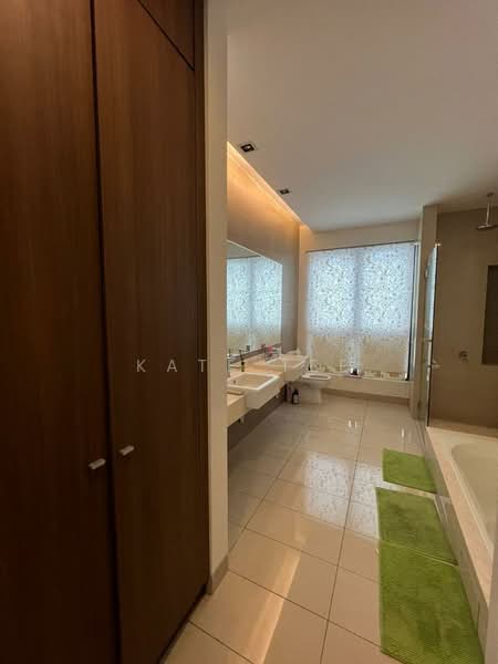 Rumah Banglo untuk Dijual di Leisure Farm (Gelang Patah) - Kate Tee - Bathroom - PropertyGuru.com.my