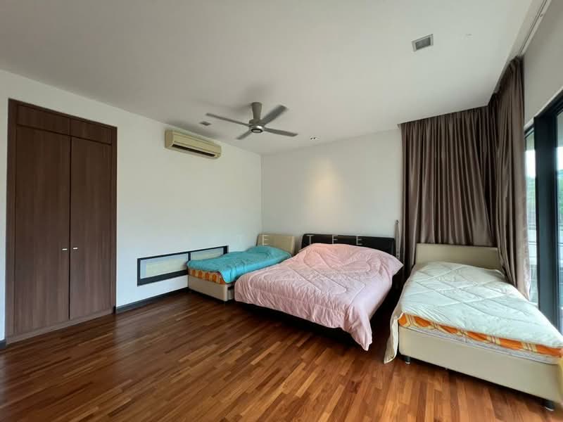 Rumah Banglo untuk Dijual di Leisure Farm (Gelang Patah) - Kate Tee - Bedroom - PropertyGuru.com.my