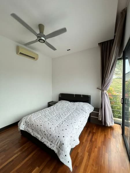 Rumah Banglo untuk Dijual di Leisure Farm (Gelang Patah) - Kate Tee - Bedroom - PropertyGuru.com.my