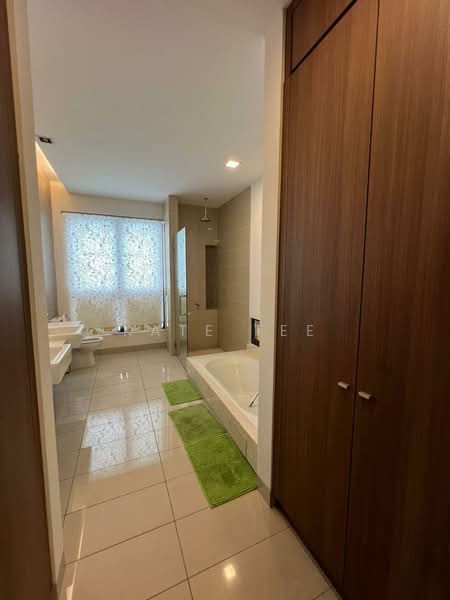 Rumah Banglo untuk Dijual di Leisure Farm (Gelang Patah) - Kate Tee - Bathroom - PropertyGuru.com.my