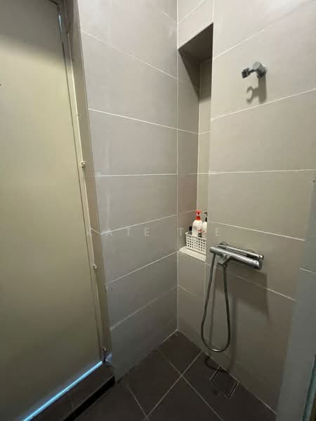 Rumah Banglo untuk Dijual di Leisure Farm (Gelang Patah) - Kate Tee - Bathroom - PropertyGuru.com.my