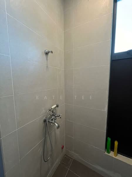 Rumah Banglo untuk Dijual di Leisure Farm (Gelang Patah) - Kate Tee - Bathroom - PropertyGuru.com.my