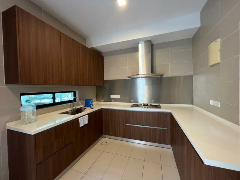 Rumah Banglo untuk Dijual di Leisure Farm (Gelang Patah) - Kate Tee - Kitchen - PropertyGuru.com.my