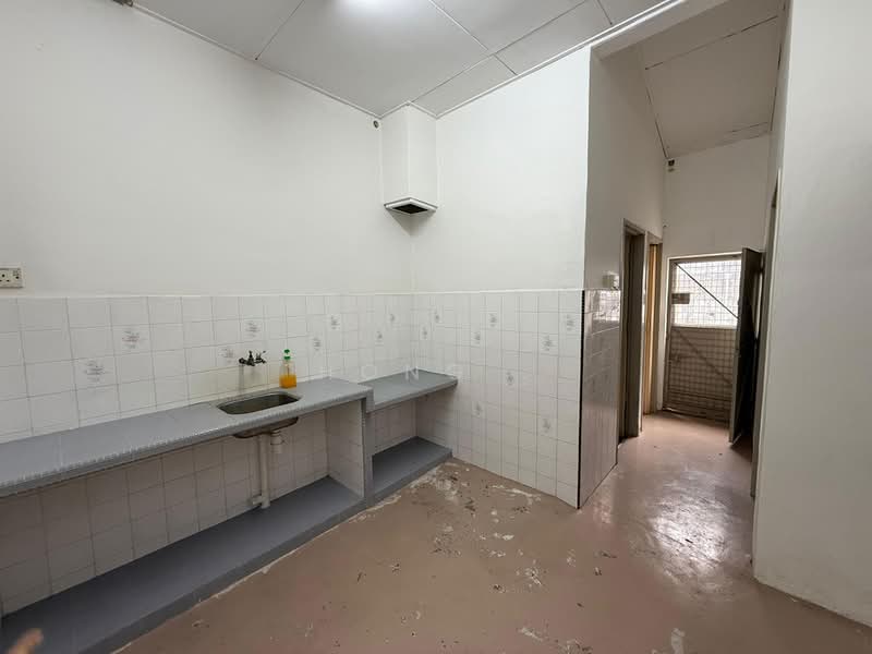 1-storey Terraced House for Sale in Fettes Park (Tanjung Tokong) - Hong . - Kitchen - PropertyGuru.com.my