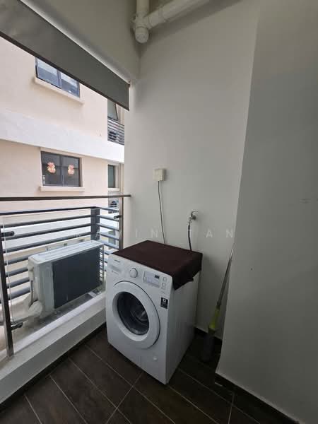 Kondominium untuk Disewa di Bay Point @ Country Garden Danga Bay - Kavin Tan - Balcony - PropertyGuru.com.my