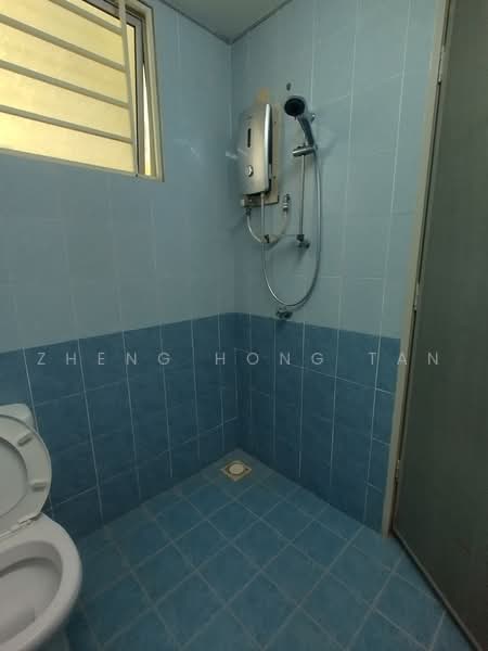 Condominium for Sale at Platinum Lake PV 10 - Zheng Hong Tan - Bathroom - PropertyGuru.com.my