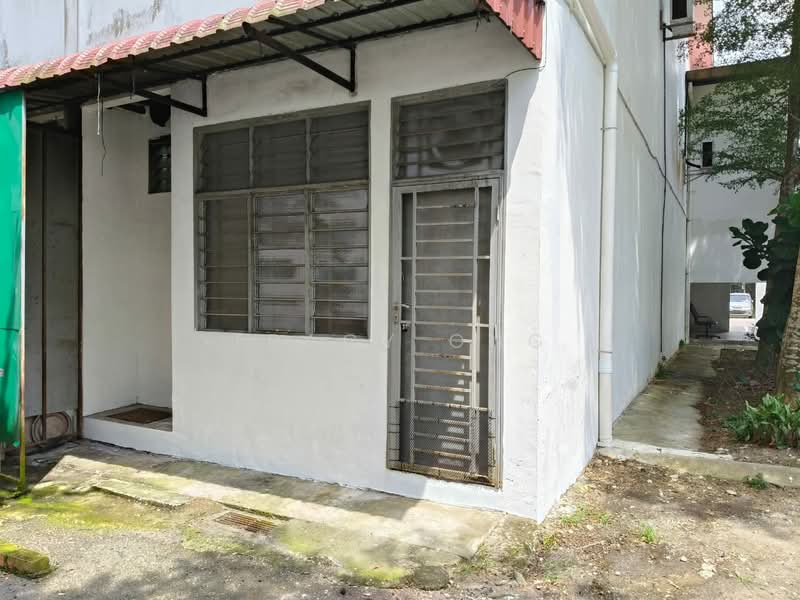 Kedai untuk Dijual di Taman Molek (Johor Bahru) - Tracy Ong - Exterior - PropertyGuru.com.my