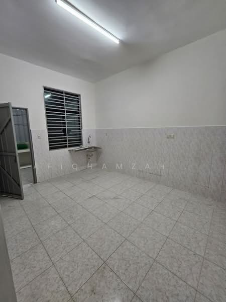 Terraced House for Rent in Taman Seri Juru (Bukit Minyak) - AfiqHamzah . - Kitchen - PropertyGuru.com.my