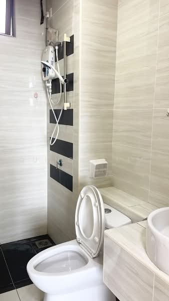 Service Residence for Rent at D'Summit Residences - Quinccy Lim - Bathroom - PropertyGuru.com.my