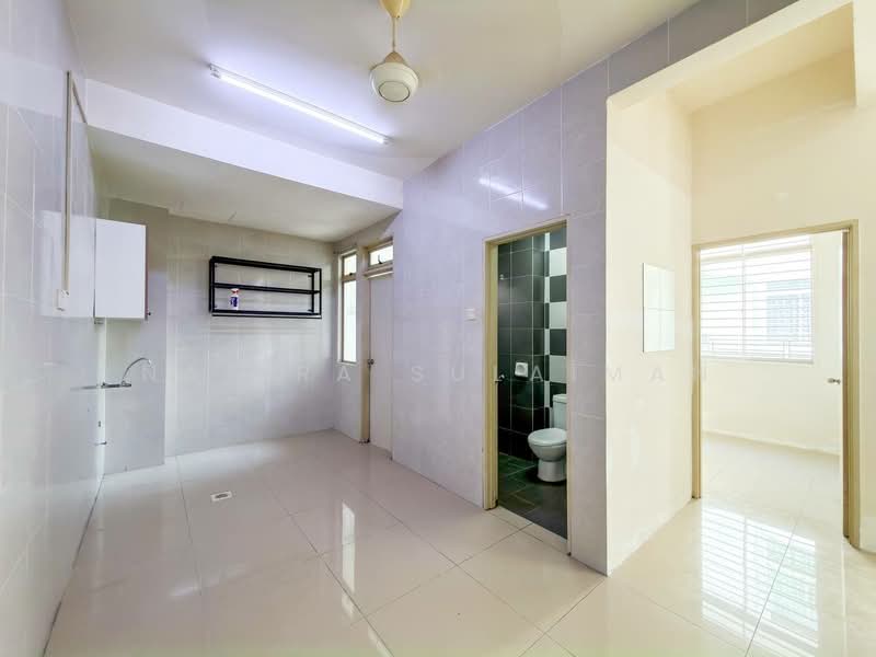 Semi-Detached House for Sale in Bandar Saujana Putra (Tanjong Duabelas) - Natira Sulaiman - PropertyGuru.com.my