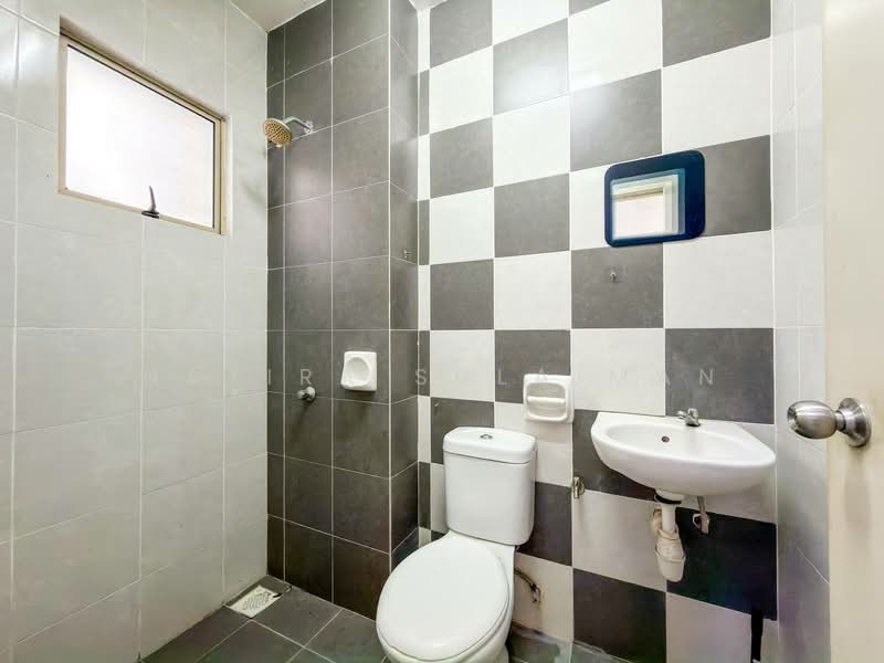 Semi-Detached House for Sale in Bandar Saujana Putra (Tanjong Duabelas) - Natira Sulaiman - PropertyGuru.com.my
