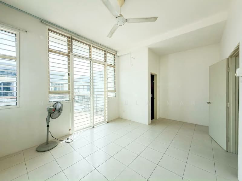 Semi-Detached House for Sale in Bandar Saujana Putra (Tanjong Duabelas) - Natira Sulaiman - PropertyGuru.com.my