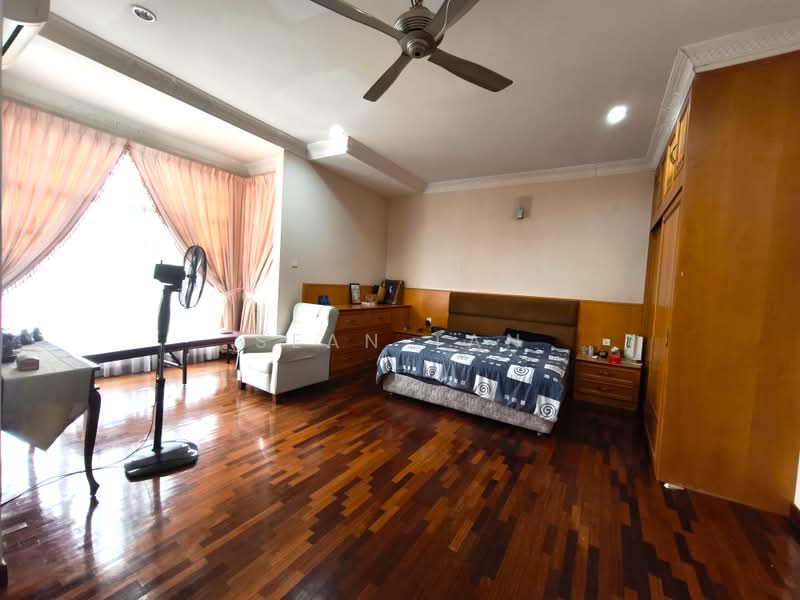 Bungalow for Sale in Bandar Country Homes (Rawang) - SEAN TAN - Bedroom - PropertyGuru.com.my