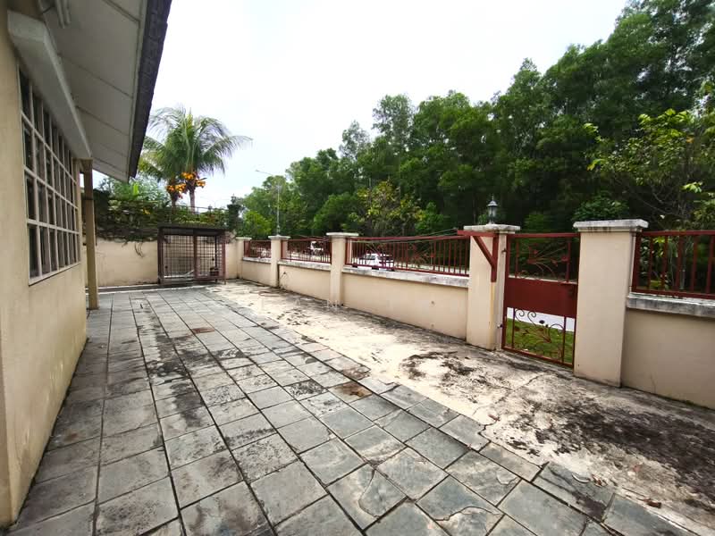 Bungalow for Sale in Bandar Country Homes (Rawang) - SEAN TAN - Exterior - PropertyGuru.com.my