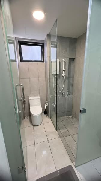 Servis Apartment untuk Disewa di Emerald 9 - KC KAW - Bathroom - PropertyGuru.com.my
