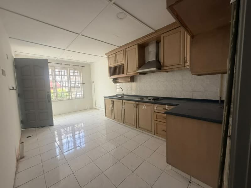 Rumah Teres untuk Dijual di Usj 2 (Subang Jaya) - Farah Aze - Kitchen - PropertyGuru.com.my