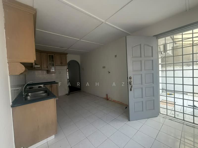 Rumah Teres untuk Dijual di Usj 2 (Subang Jaya) - Farah Aze - Kitchen - PropertyGuru.com.my