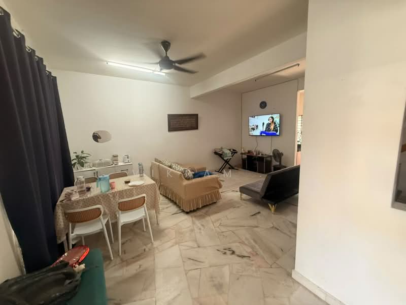 2-storey Terraced House for Sale in Saujana Rawang (Rawang) - Vikram . - Living Room - PropertyGuru.com.my