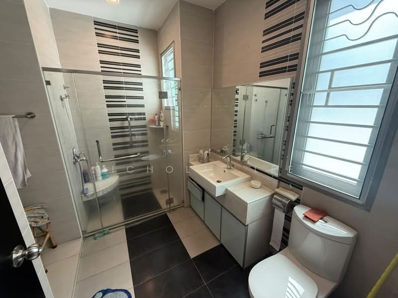 Rumah Berkembar untuk Dijual di Bandar Seri Botani (Ipoh) - Nicholas Lee - Bathroom - PropertyGuru.com.my