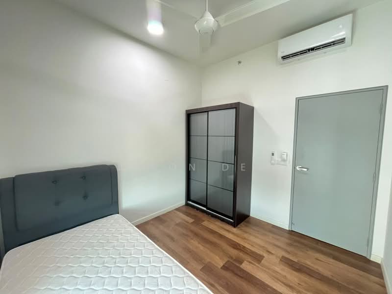 Servis Apartment untuk Disewa di Suasana @ Utropolis - Elson Dee - Bedroom - PropertyGuru.com.my