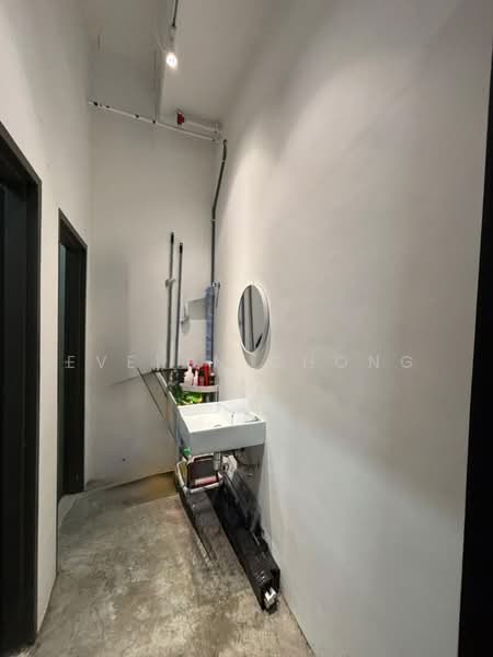 Shop for Sale in Bandar Sri Permaisuri (Cheras) - Evelyn Chong - Corridor - PropertyGuru.com.my