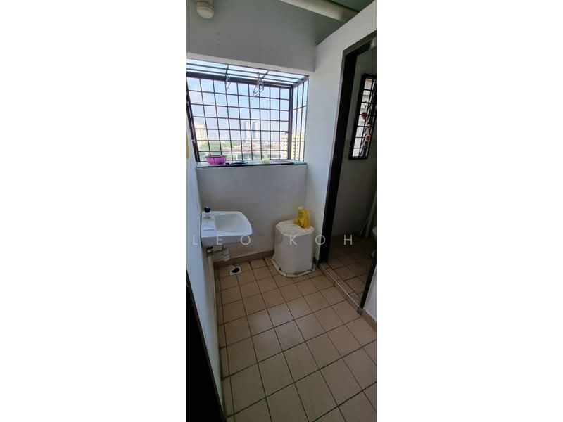 Pangsapuri untuk Disewa di Pangsapuri Permai - Leo Koh - Balcony - PropertyGuru.com.my