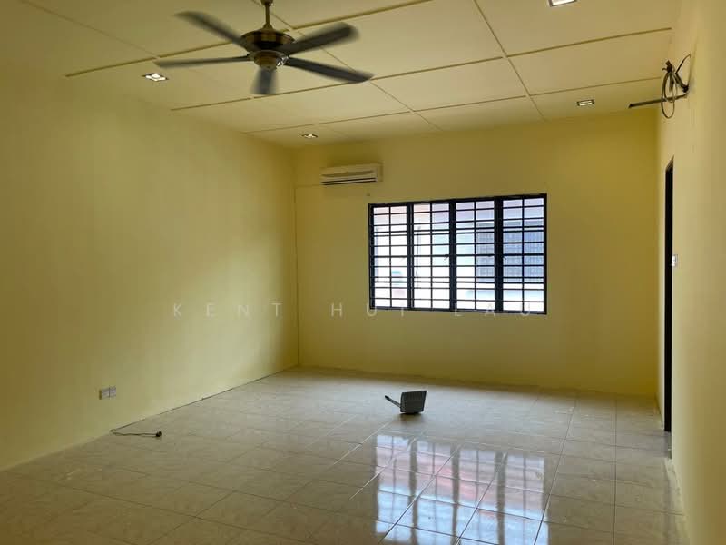 Semi-Detached House for Sale in Bandar Nusaputra (Puchong) - KENT HUI LAU - Living Room - PropertyGuru.com.my