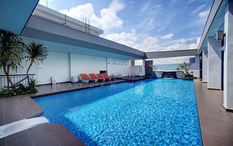 Servis Apartment untuk Disewa di PJ5 Soho - Kayden Fong - Pool - PropertyGuru.com.my