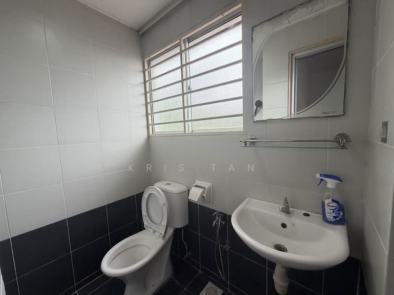 Townhouse for Rent in Bandar Damai Perdana (Cheras) - Kris Tan - Bathroom - PropertyGuru.com.my