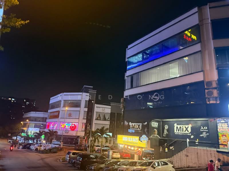 Shop for Rent in Taman Bukit Serdang (Seri Kembangan) - Alfred Long - Exterior - PropertyGuru.com.my