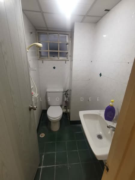 Kondominium untuk Dijual di N-Park Condominium - Elson Dee - Bathroom - PropertyGuru.com.my